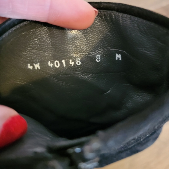 🖤 Stuart Weitzman Black Suede Chevron Heels Ankle Boots Womens 8 M - Picture 3 of 12